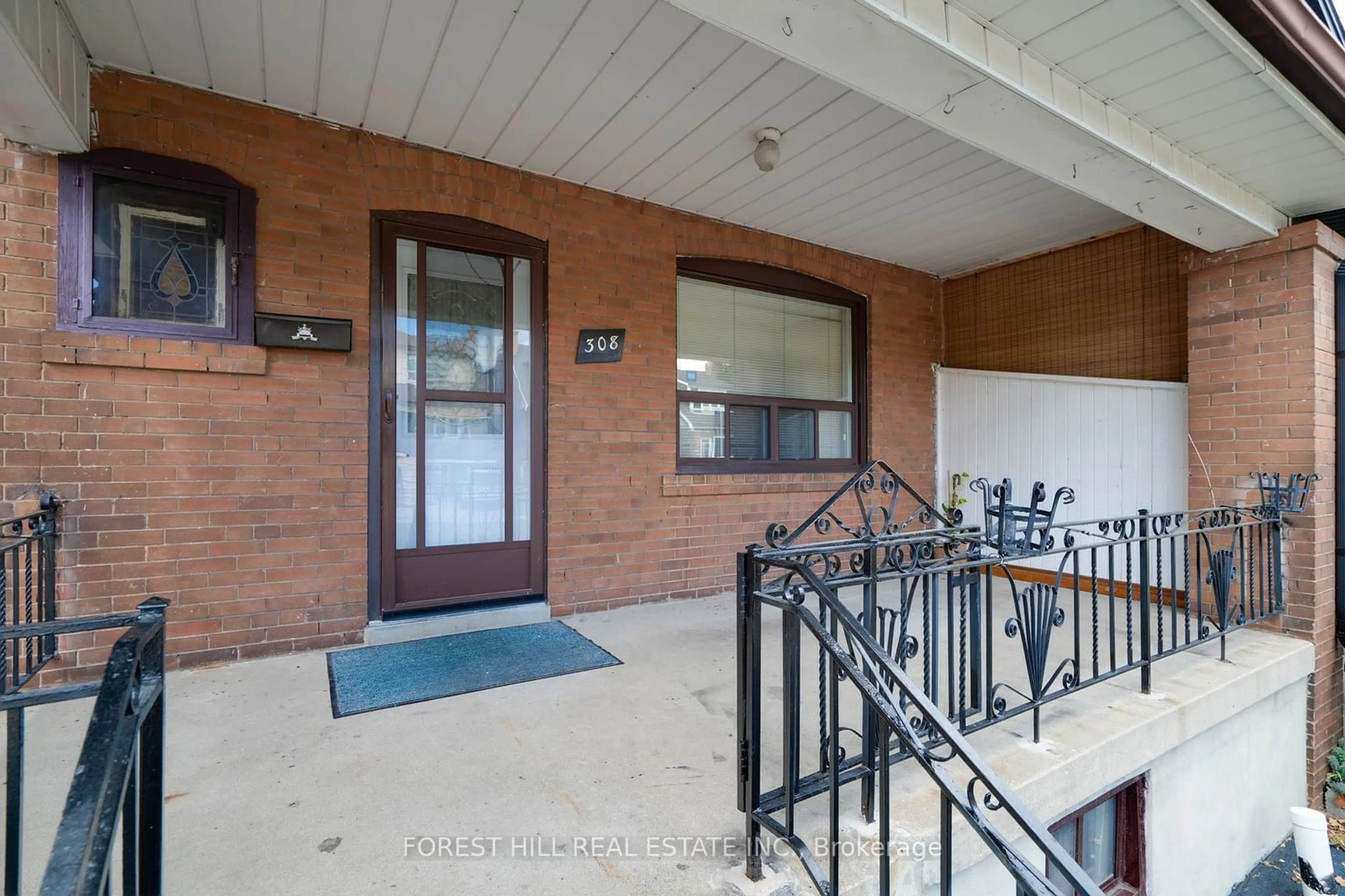 Indoor foyer for 308 Glenholme Ave, Toronto Ontario M6E 3C8