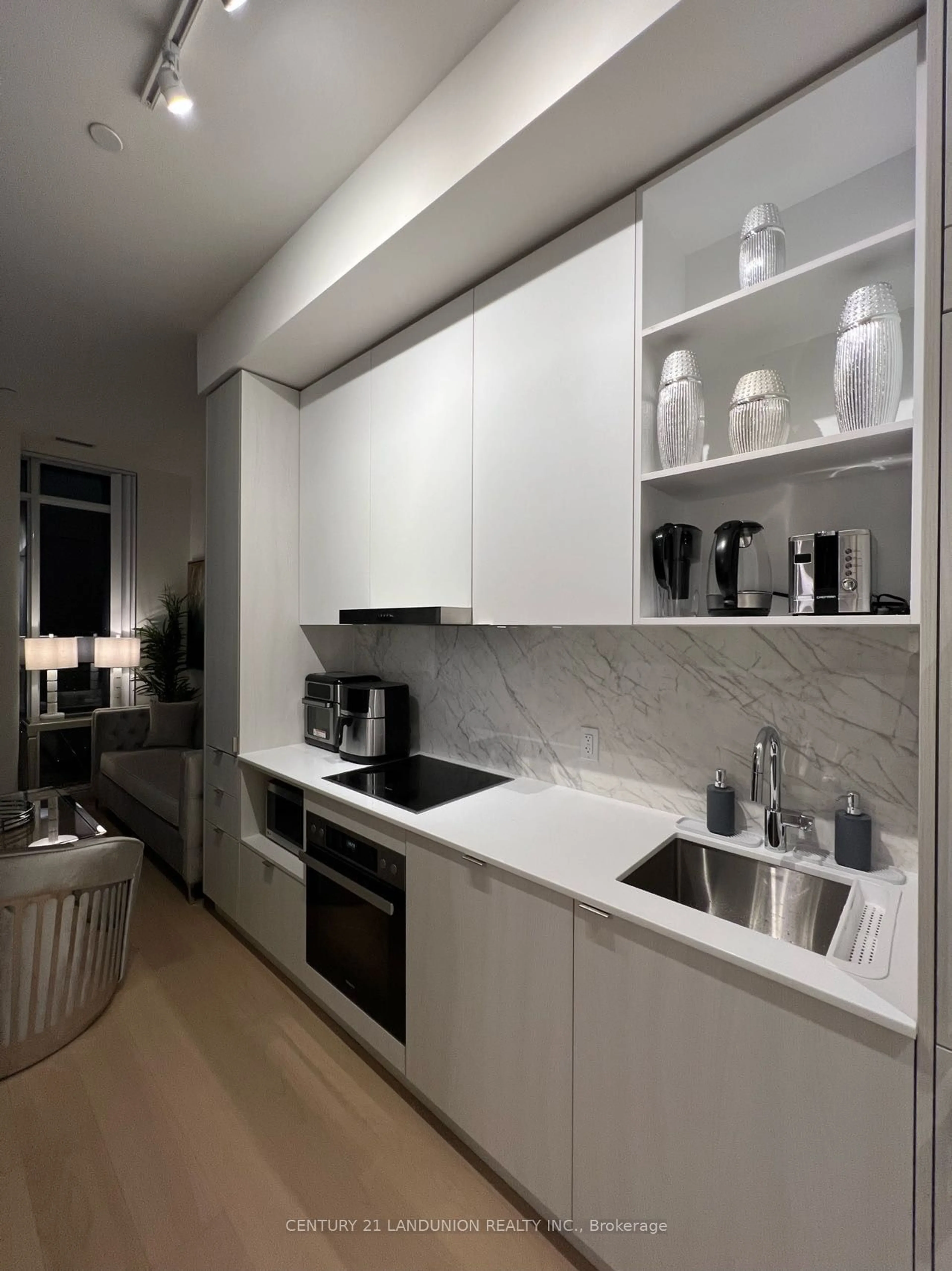 Kitchen, ceramic floors for 138 Downes St #PH112, Toronto Ontario M5E 0E4