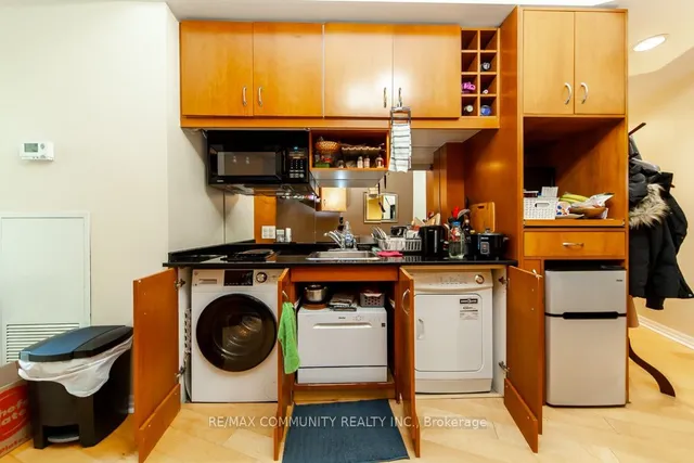 Additional property image - 1 King St Unit 1601