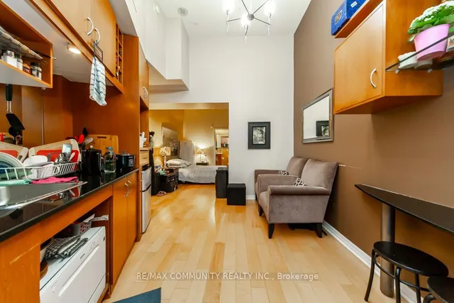 Additional property image - 1 King St Unit 1601