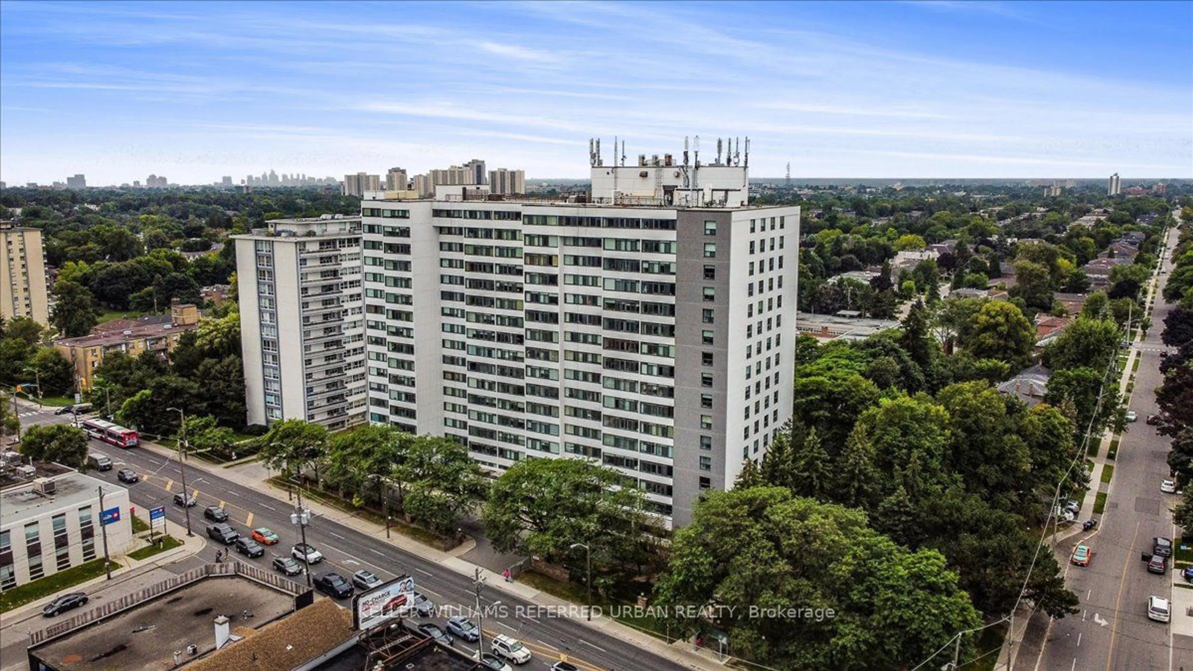 A pic from exterior of the house or condo, the view of city buildings for 3000 Bathurst St #1401, Toronto Ontario M6B 3B4