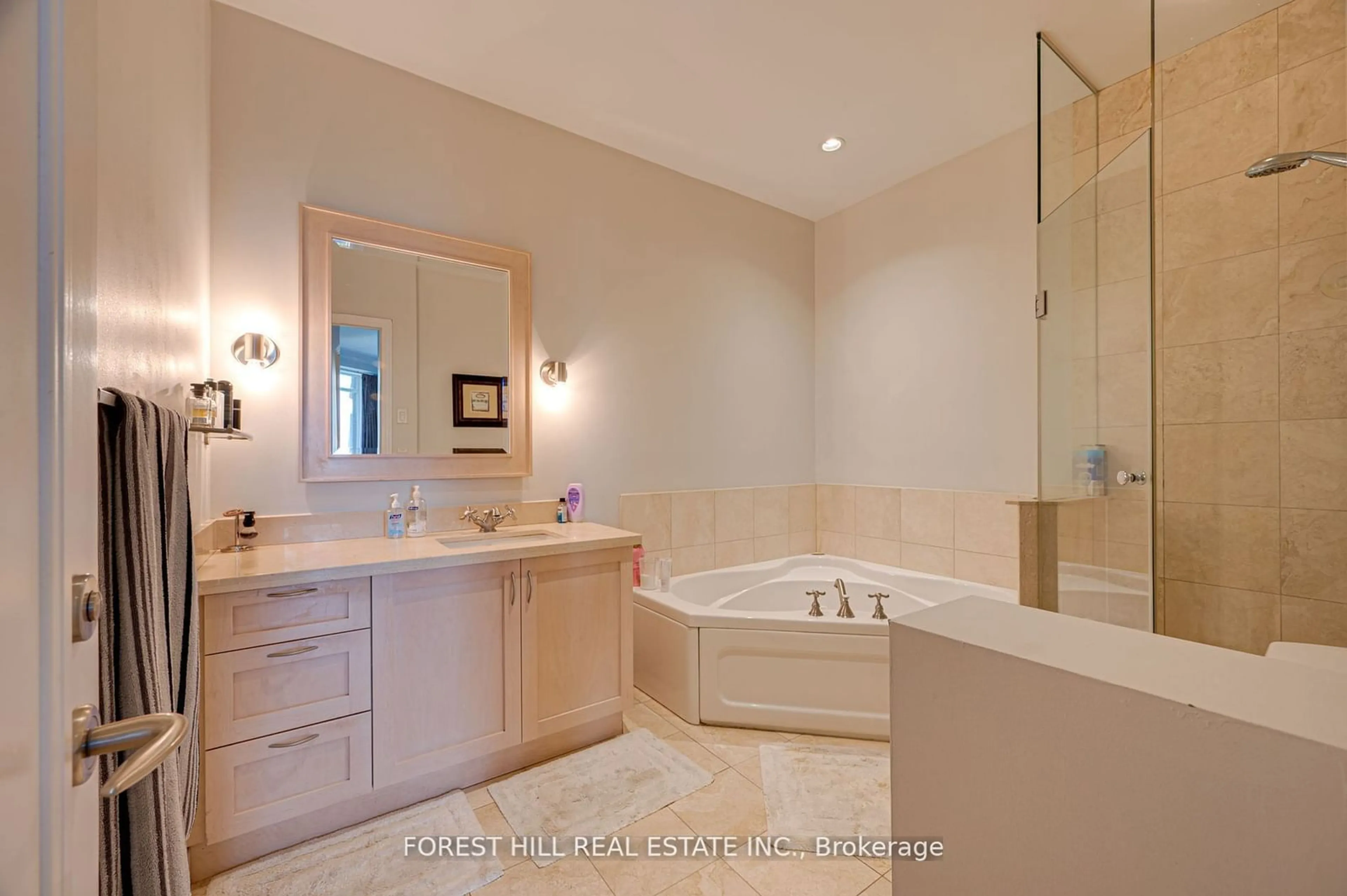 Contemporary bathroom, ceramic floors for 99 Avenue Rd #PH1, Toronto Ontario M5R 2G5