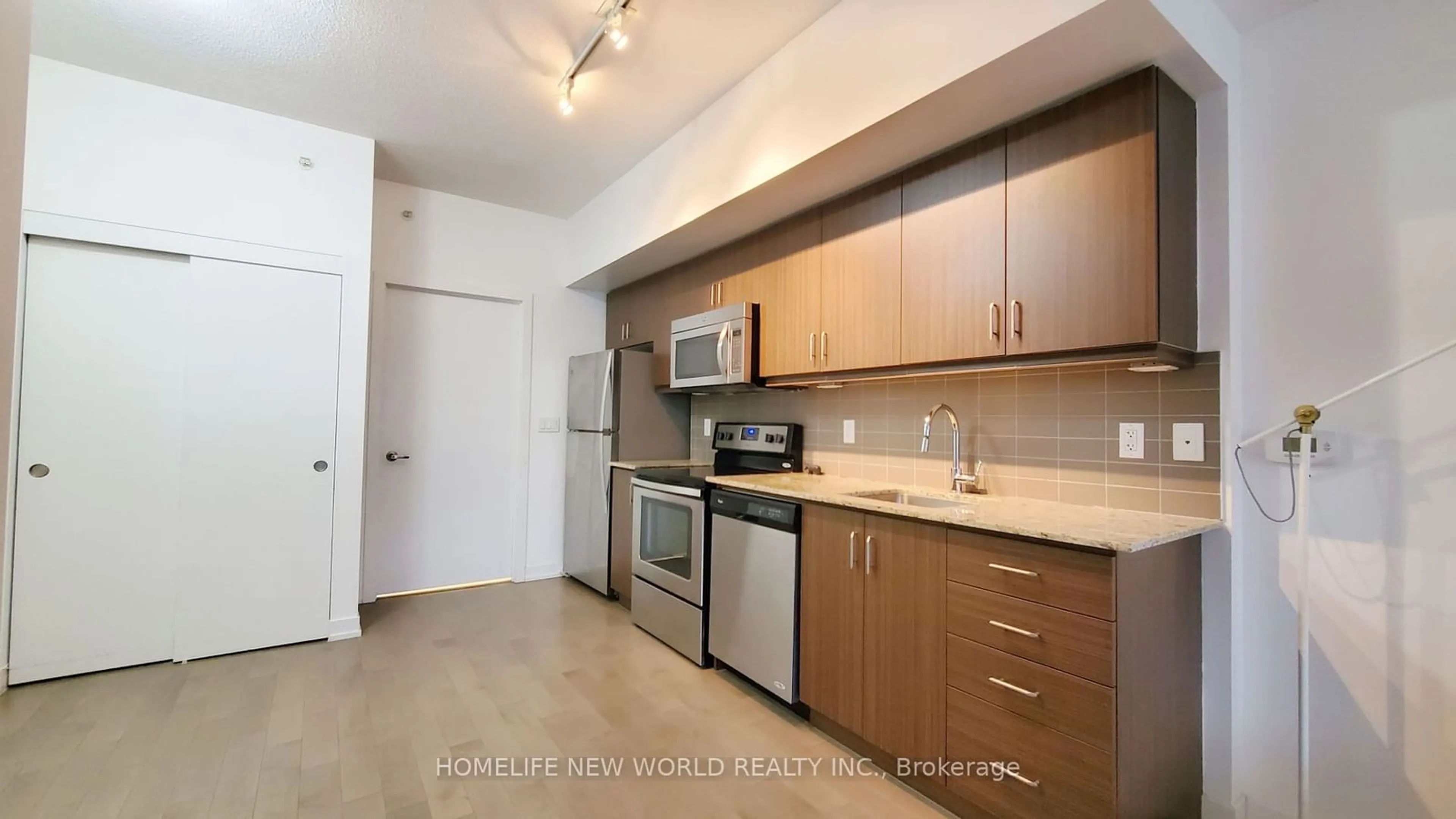 Standard kitchen for 10 Willison Sq #602, Toronto Ontario M5T 0A8