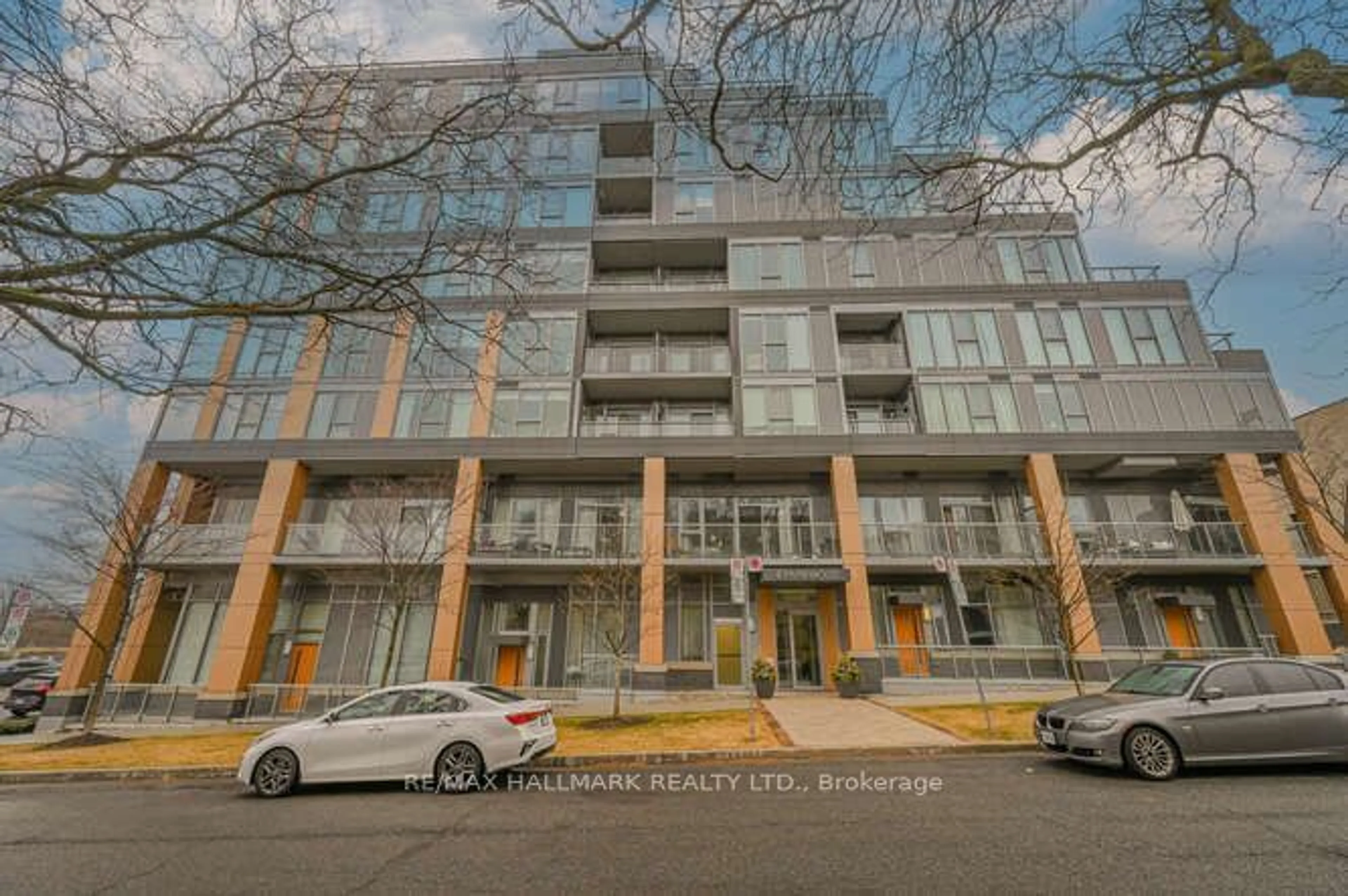 A pic from exterior of the house or condo, the front or back of building for 6 Parkwood Ave #611, Toronto Ontario M4V 0A3