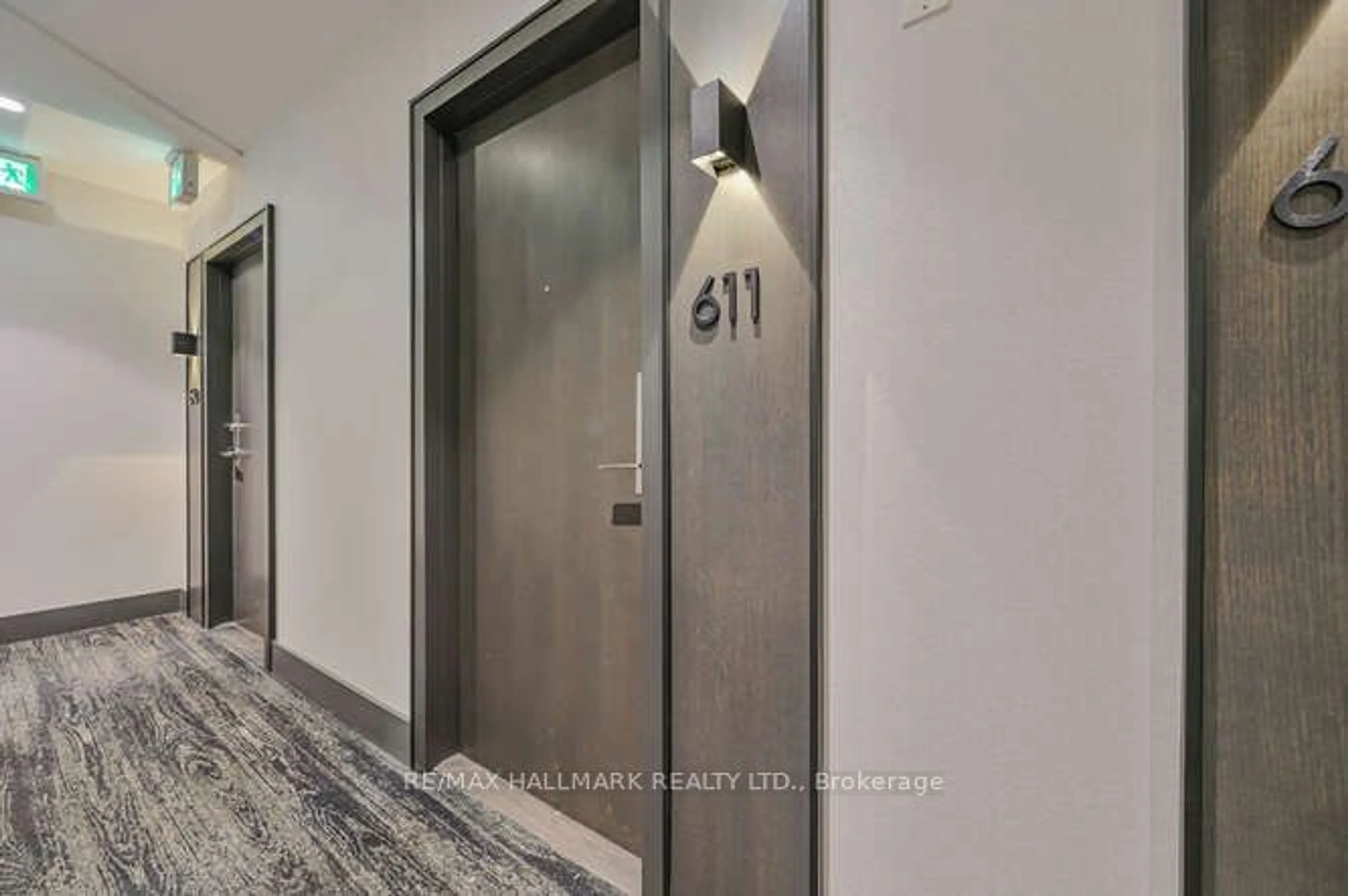 Indoor foyer, wood floors for 6 Parkwood Ave #611, Toronto Ontario M4V 0A3