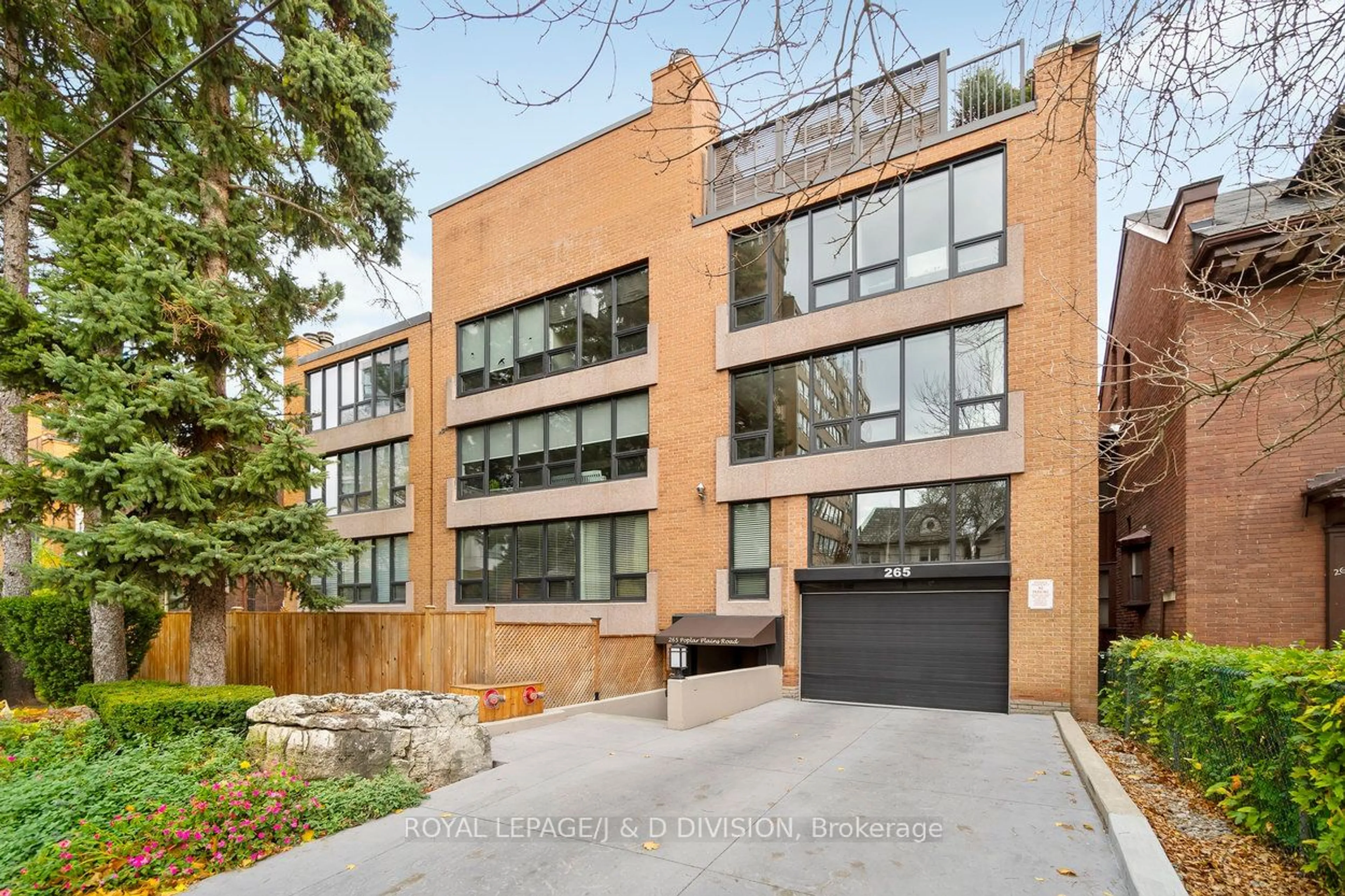 Home with brick exterior material for 265 Poplar Plains Rd #203, Toronto Ontario M4V 2N9