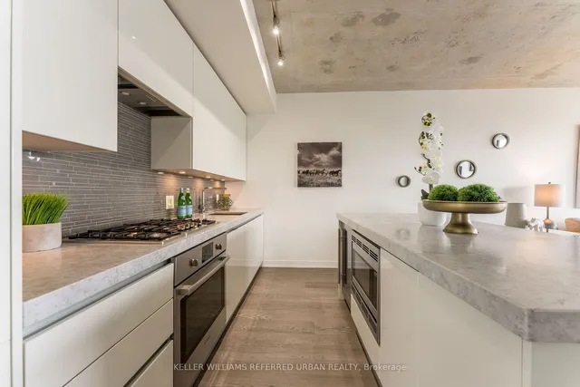 Additional property image - 629 King St Unit Ph1408