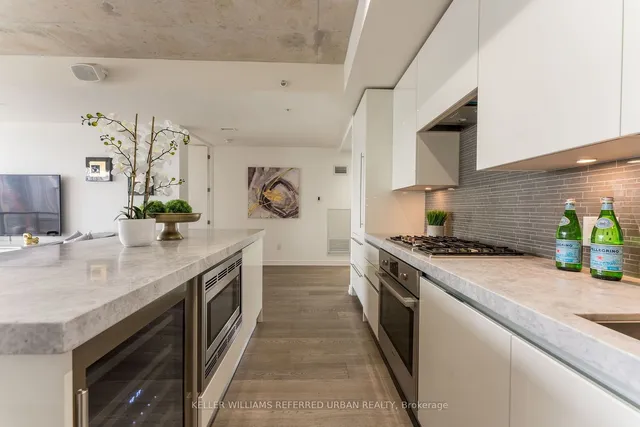 Additional property image - 629 King St Unit Ph1408