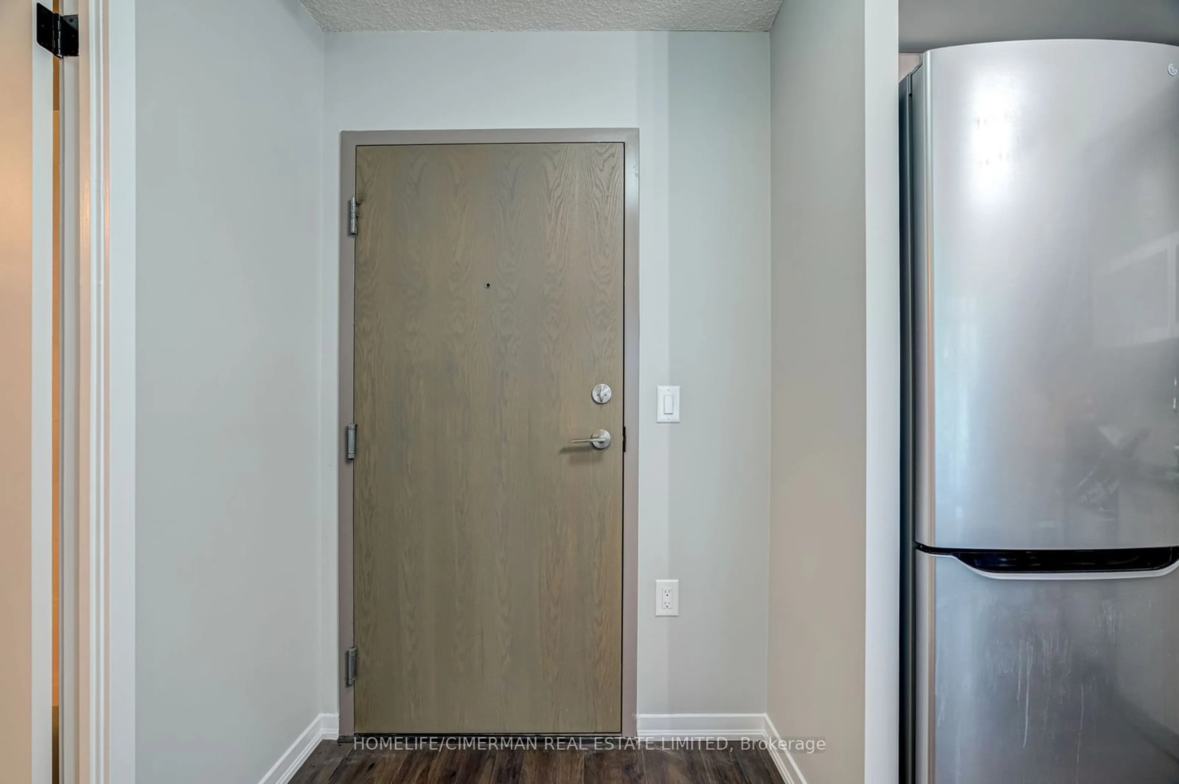 Indoor entryway, not visible floor for 36 Lisgar St #1702W, Toronto Ontario M6J 0C7