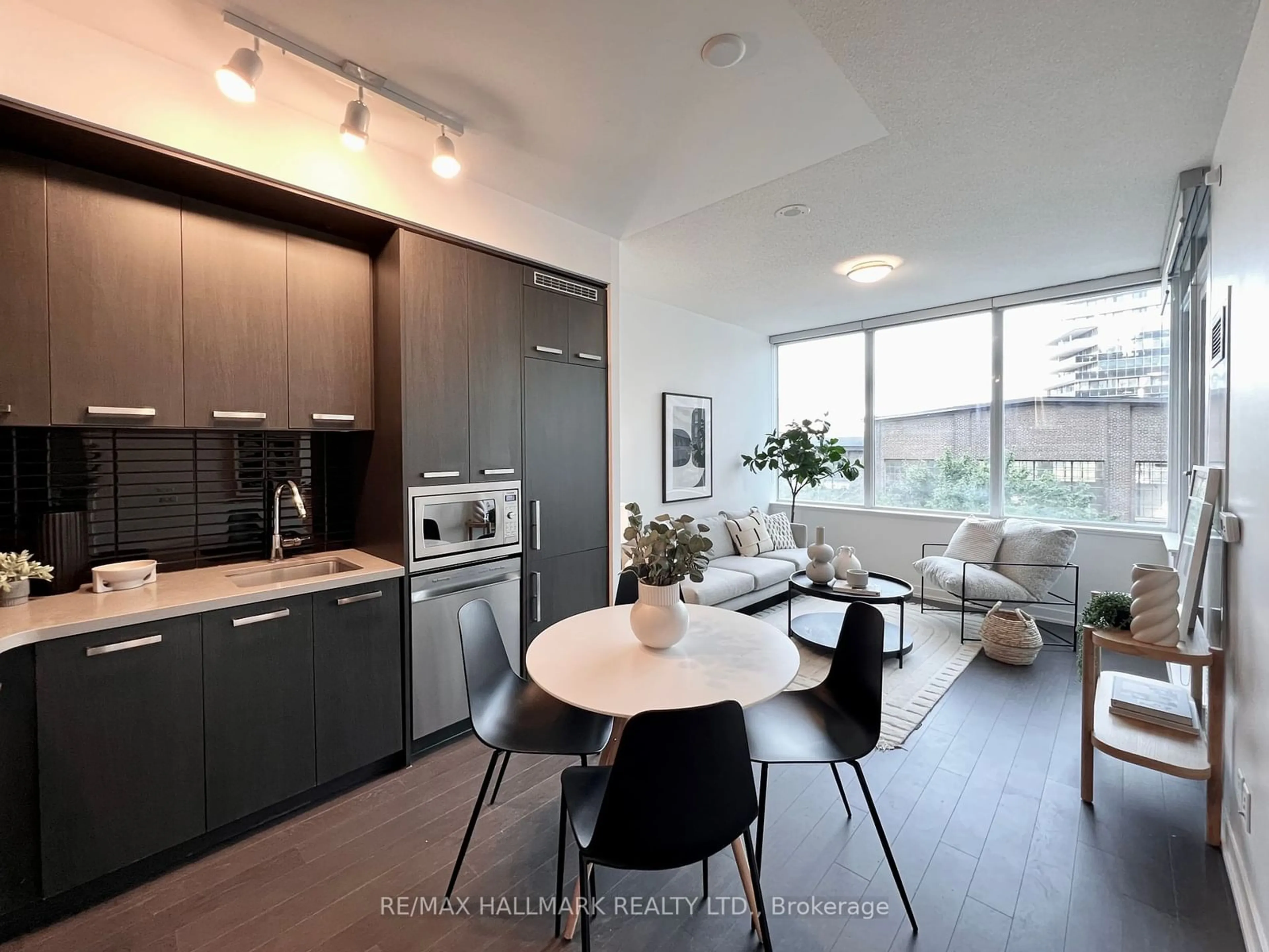 Open concept kitchen for 120 Bayview Ave #S216, Toronto Ontario M5A 0G4