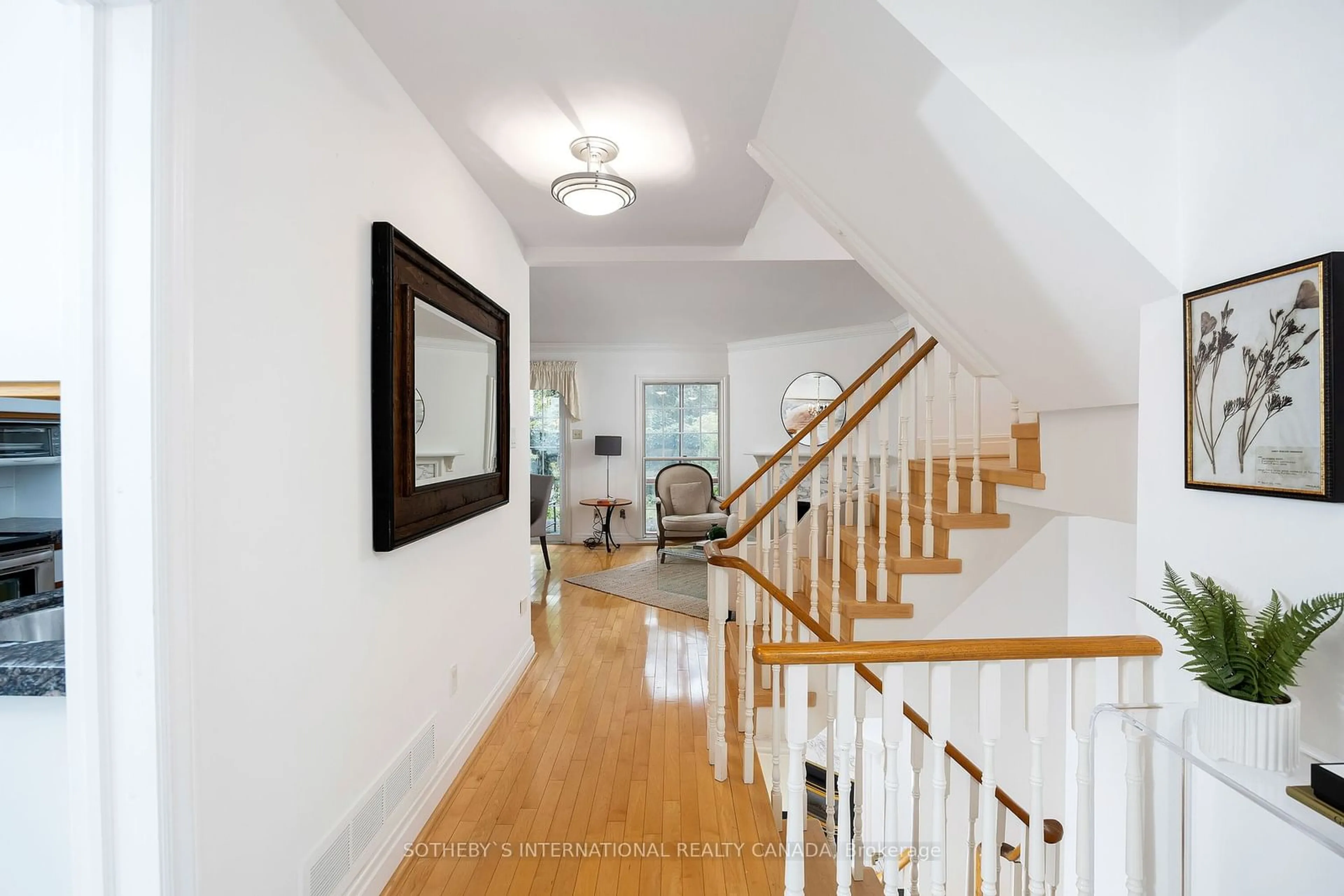 Indoor foyer, wood floors for 240 Broadway Ave #Unit 4, Toronto Ontario M4P 1V9