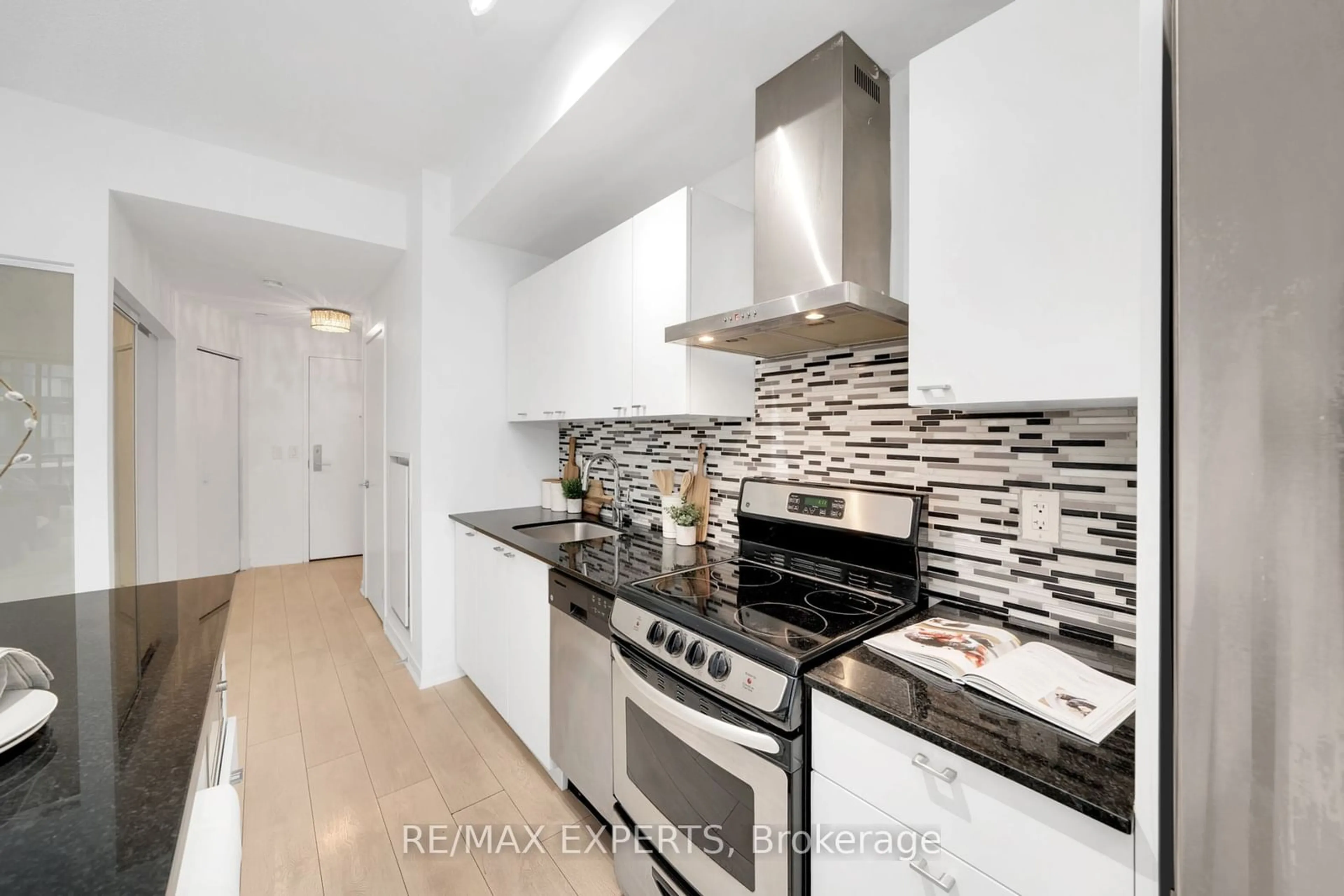 Open concept kitchen for 51 East Liberty St #2207, Toronto Ontario M6K 3P8