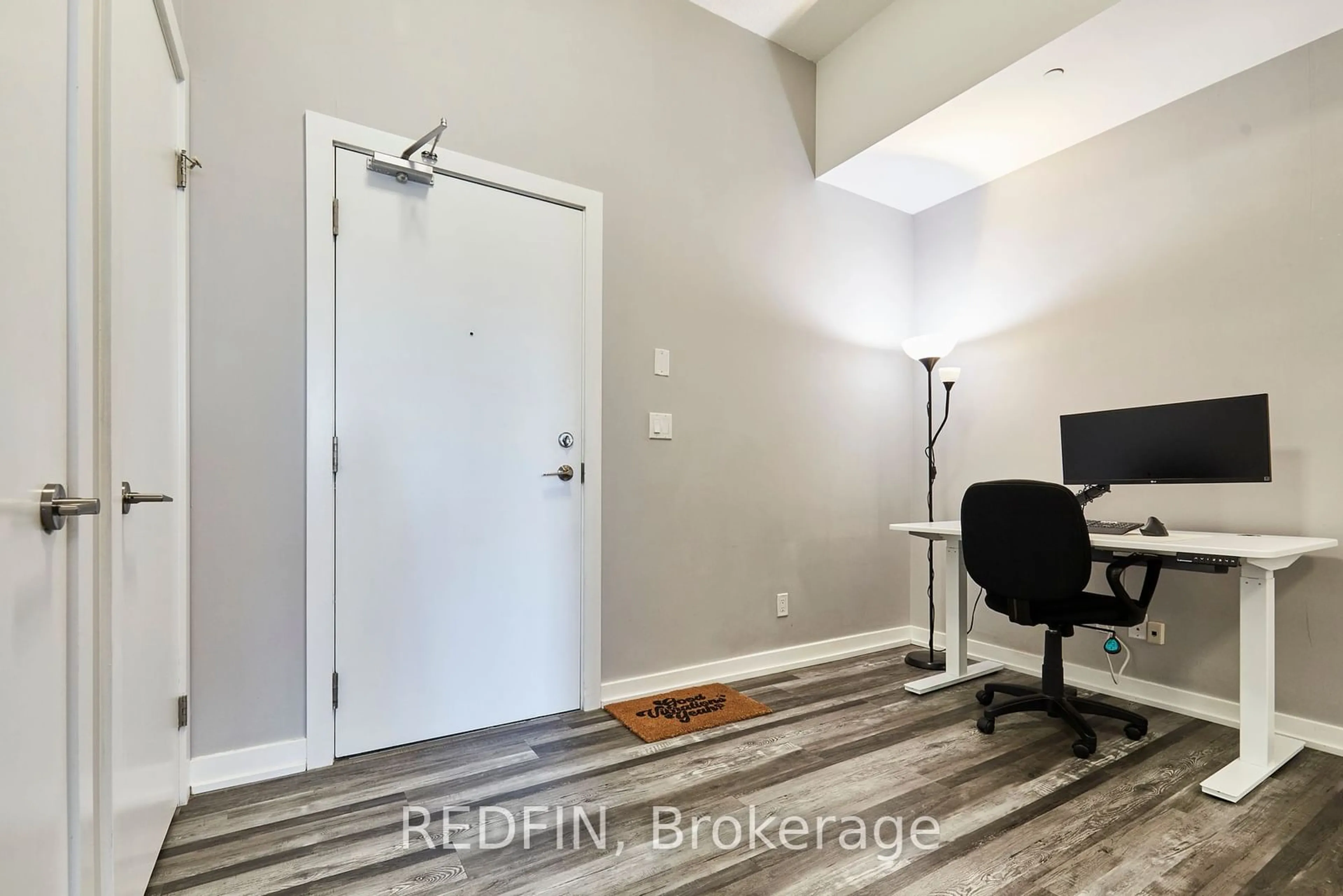 Indoor entryway, not visible floor for 20 Bruyeres Mews #721, Toronto Ontario M5V 0G8