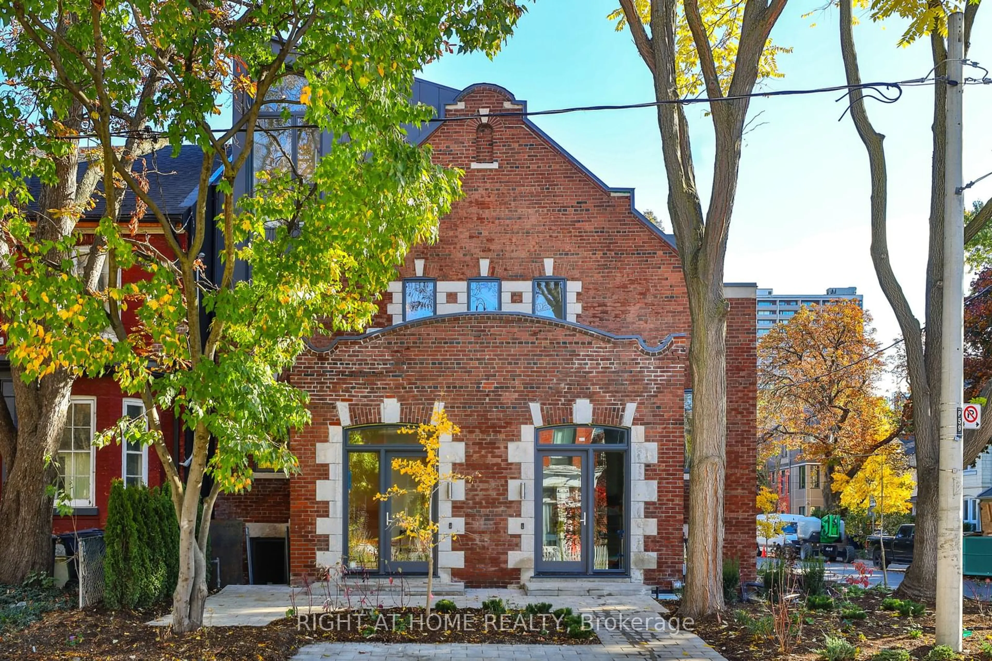 Home with brick exterior material for 225 Brunswick Ave #PH 1, Toronto Ontario M5S 2M6