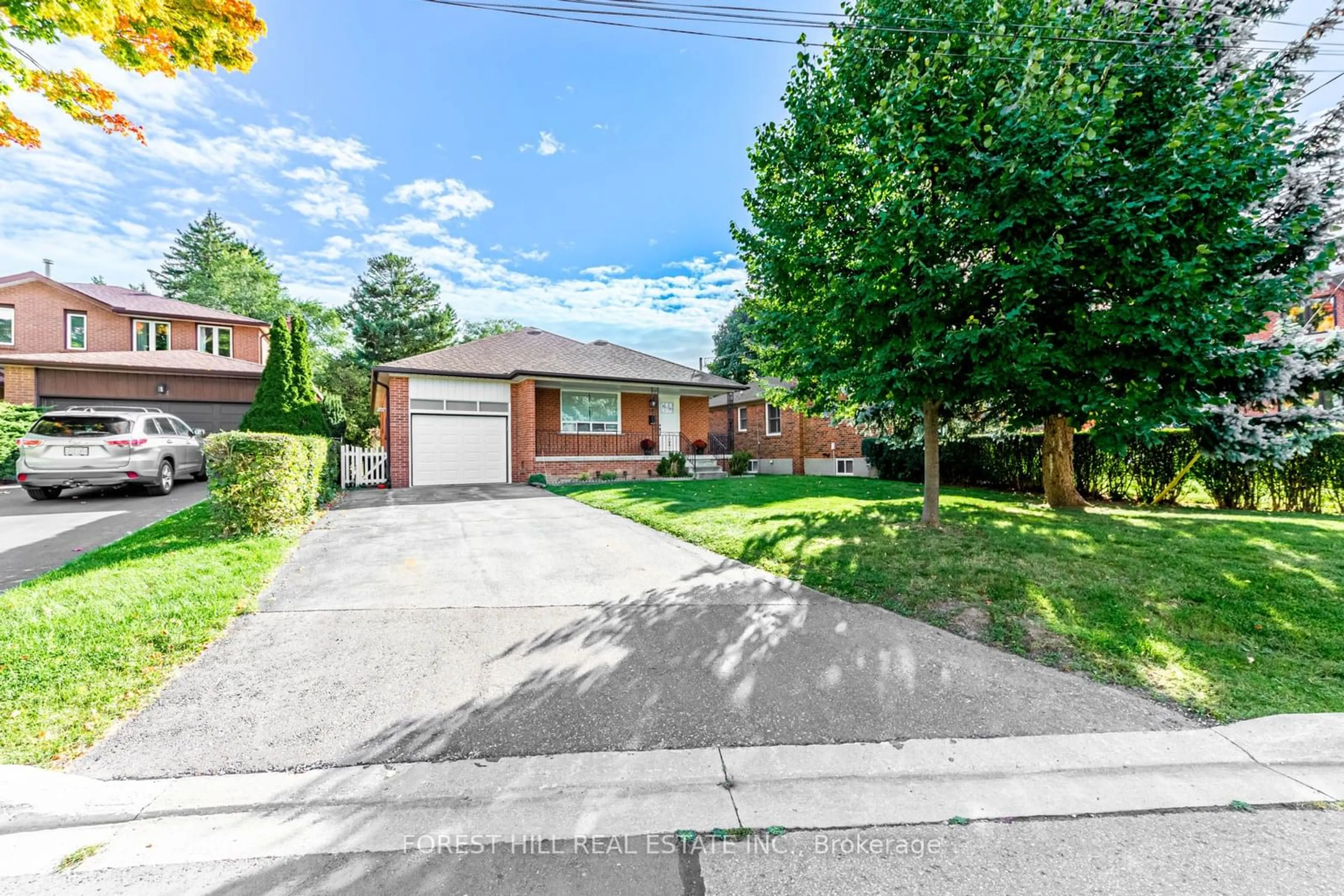 Frontside or backside of a home, the street view for 19 Tobruk Cres, Toronto Ontario M2M 3B3