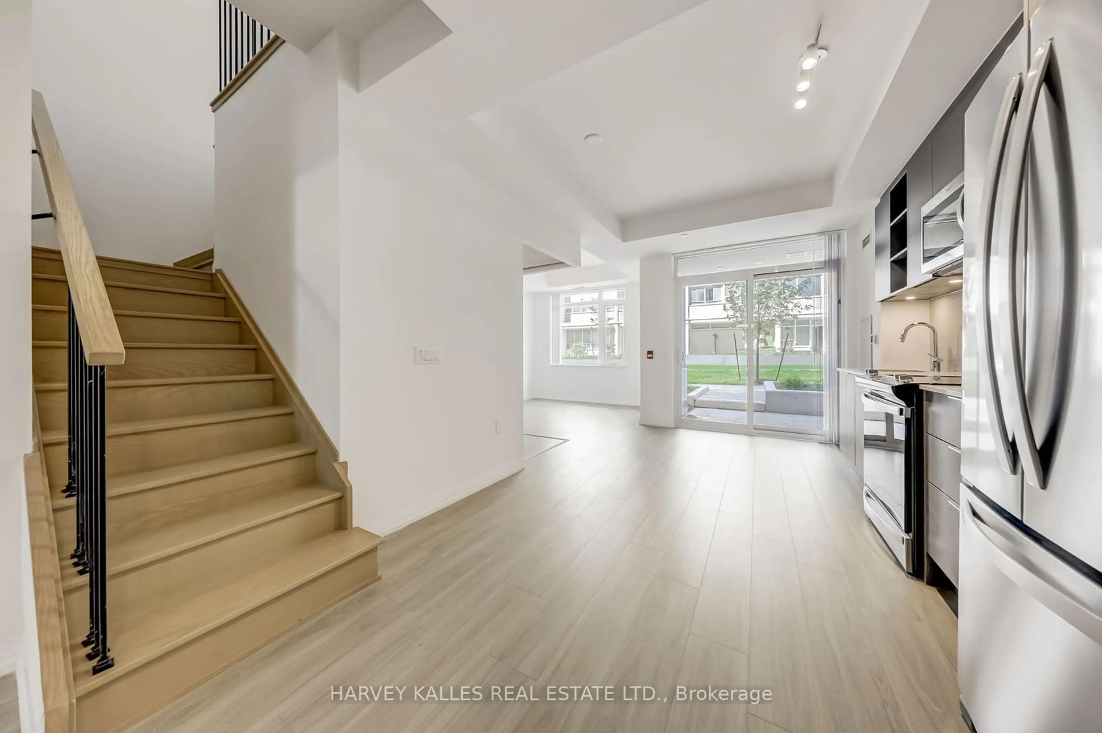 Indoor foyer, wood floors for 50 Dunfield Ave #TH115, Toronto Ontario M4S 0E4