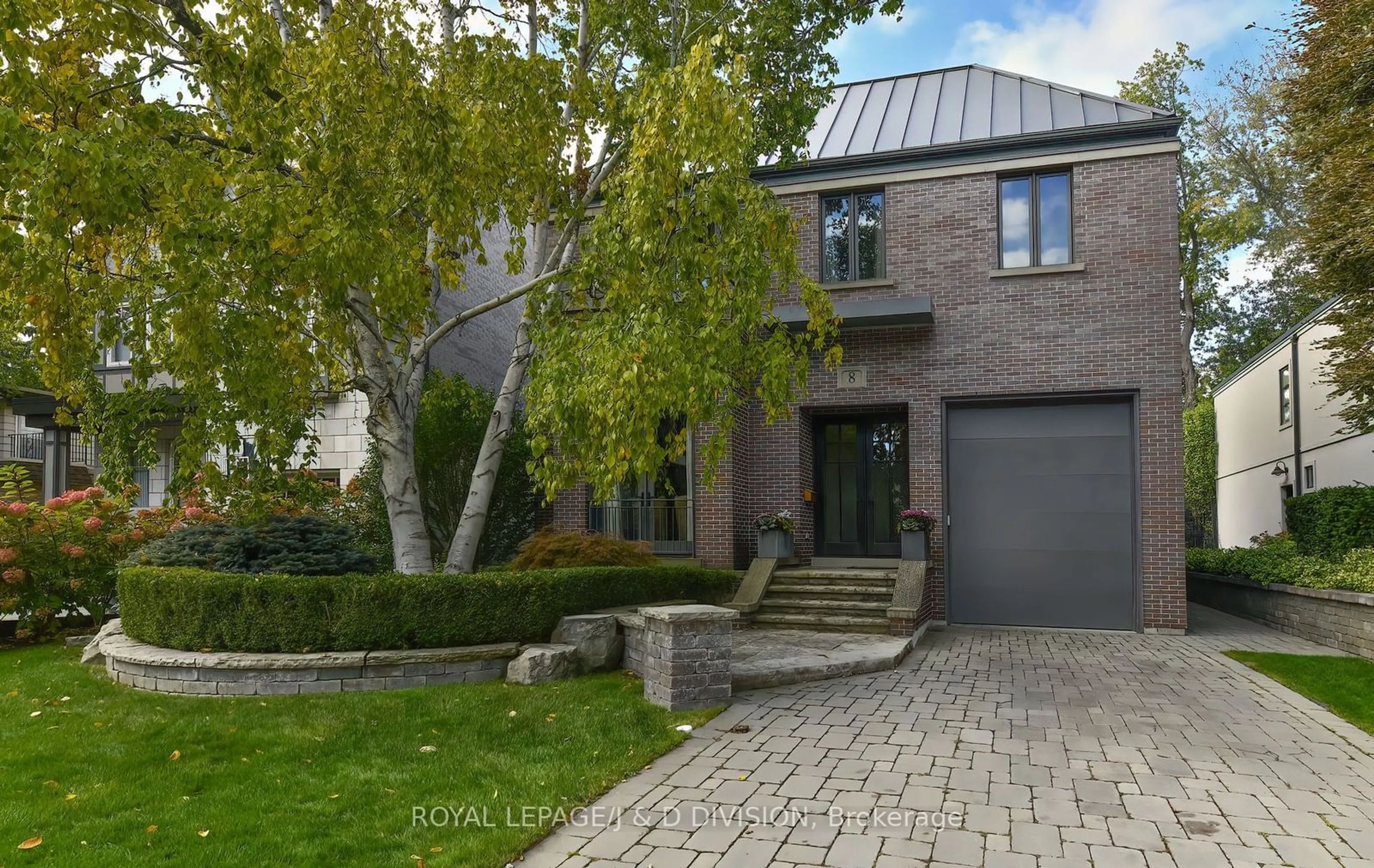 Home with brick exterior material for 8 Brynhurst Crt, Toronto Ontario M4P 2K1