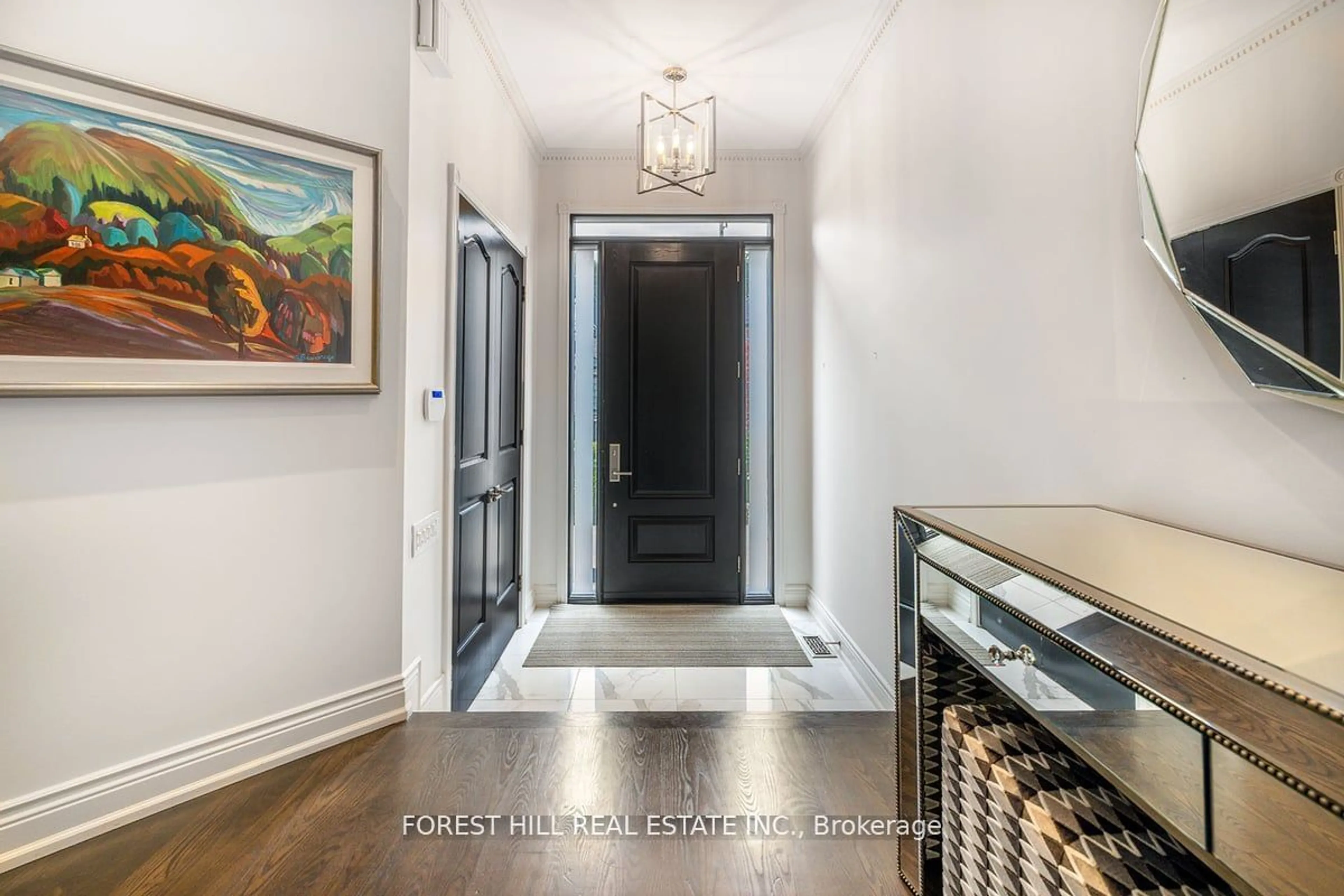 Indoor entryway, wood floors for 476 Bedford Park Ave, Toronto Ontario M5M 1K1