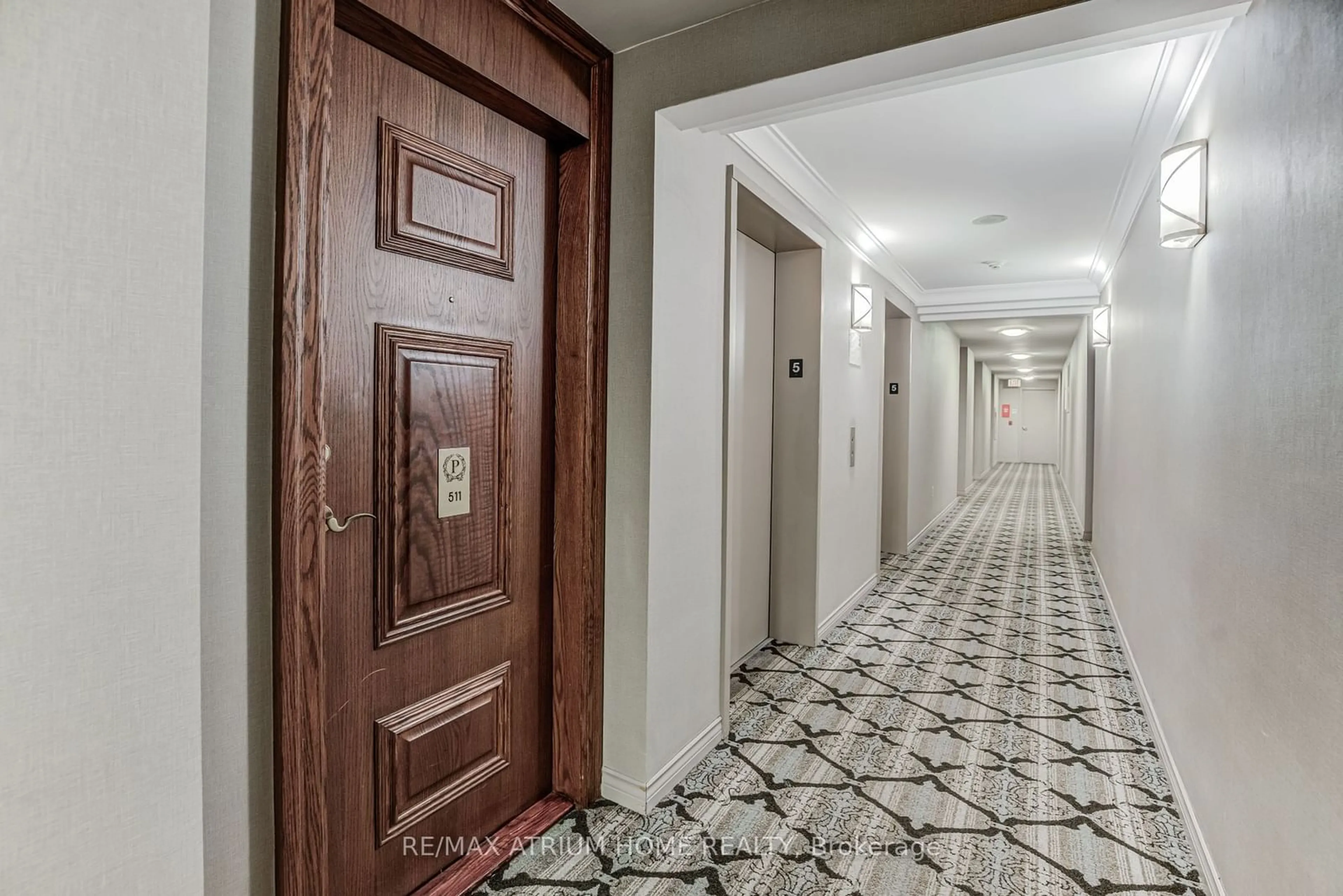 Indoor foyer, wood floors for 8 Pemberton Ave #511, Toronto Ontario M2M 4K8