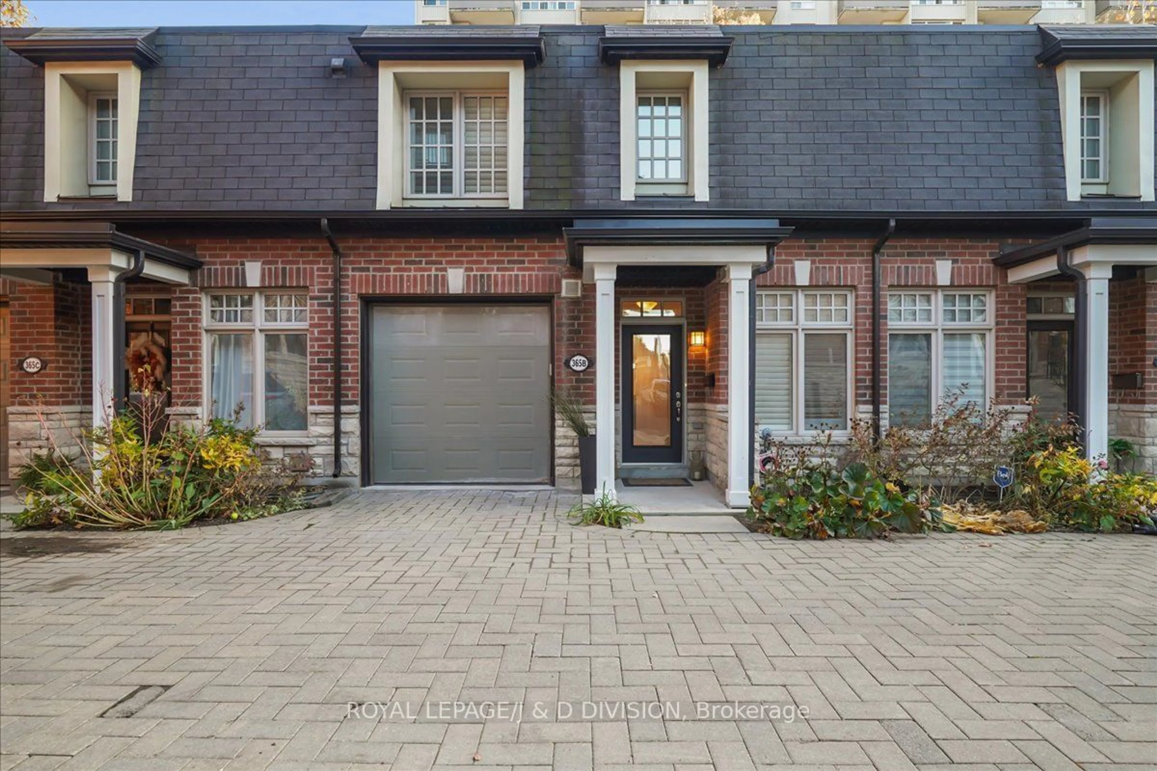 Home with brick exterior material for 365B Roehampton Ave, Toronto Ontario M4P 1S3