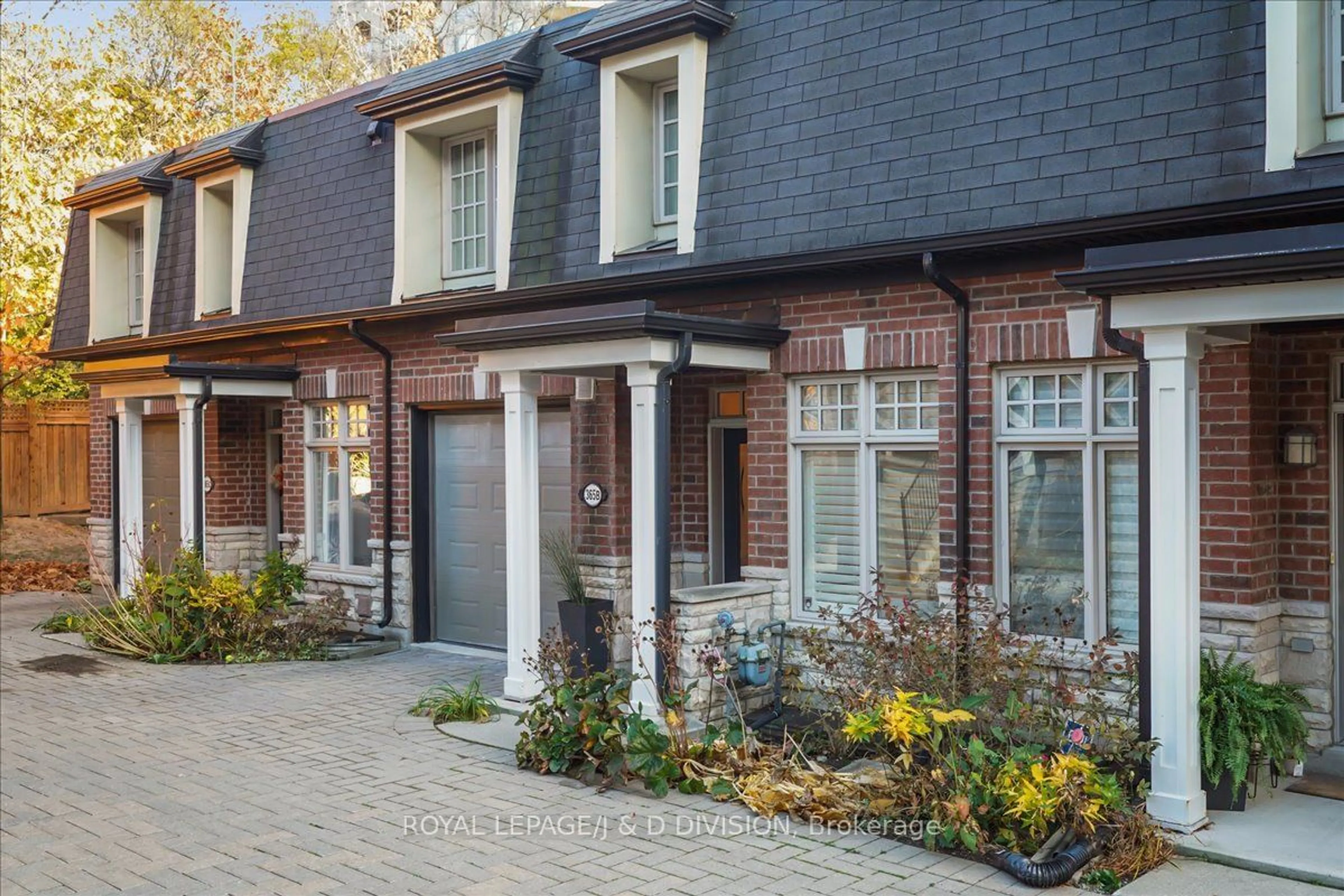 Home with brick exterior material for 365B Roehampton Ave, Toronto Ontario M4P 1S3