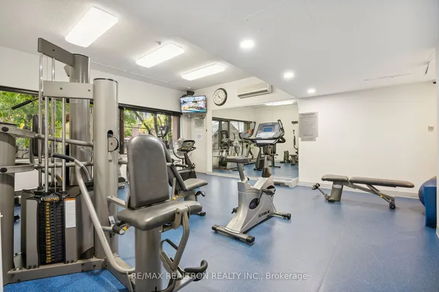 Additional property image - 449 Walmer Rd Unit 401