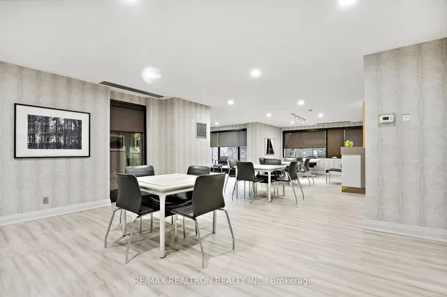 Additional property image - 449 Walmer Rd Unit 401