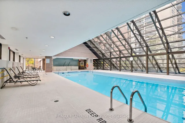 Additional property image - 449 Walmer Rd Unit 401