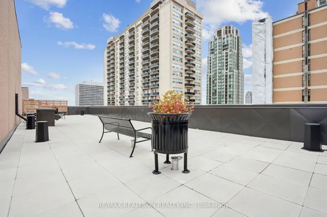 Additional property image - 449 Walmer Rd Unit 401