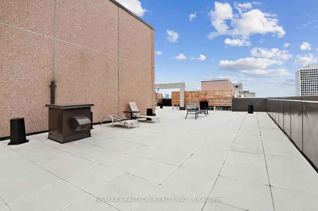 Additional property image - 449 Walmer Rd Unit 401