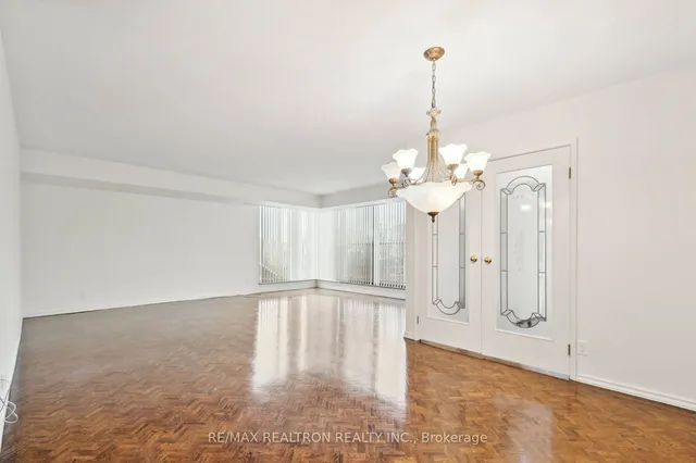 Additional property image - 449 Walmer Rd Unit 401