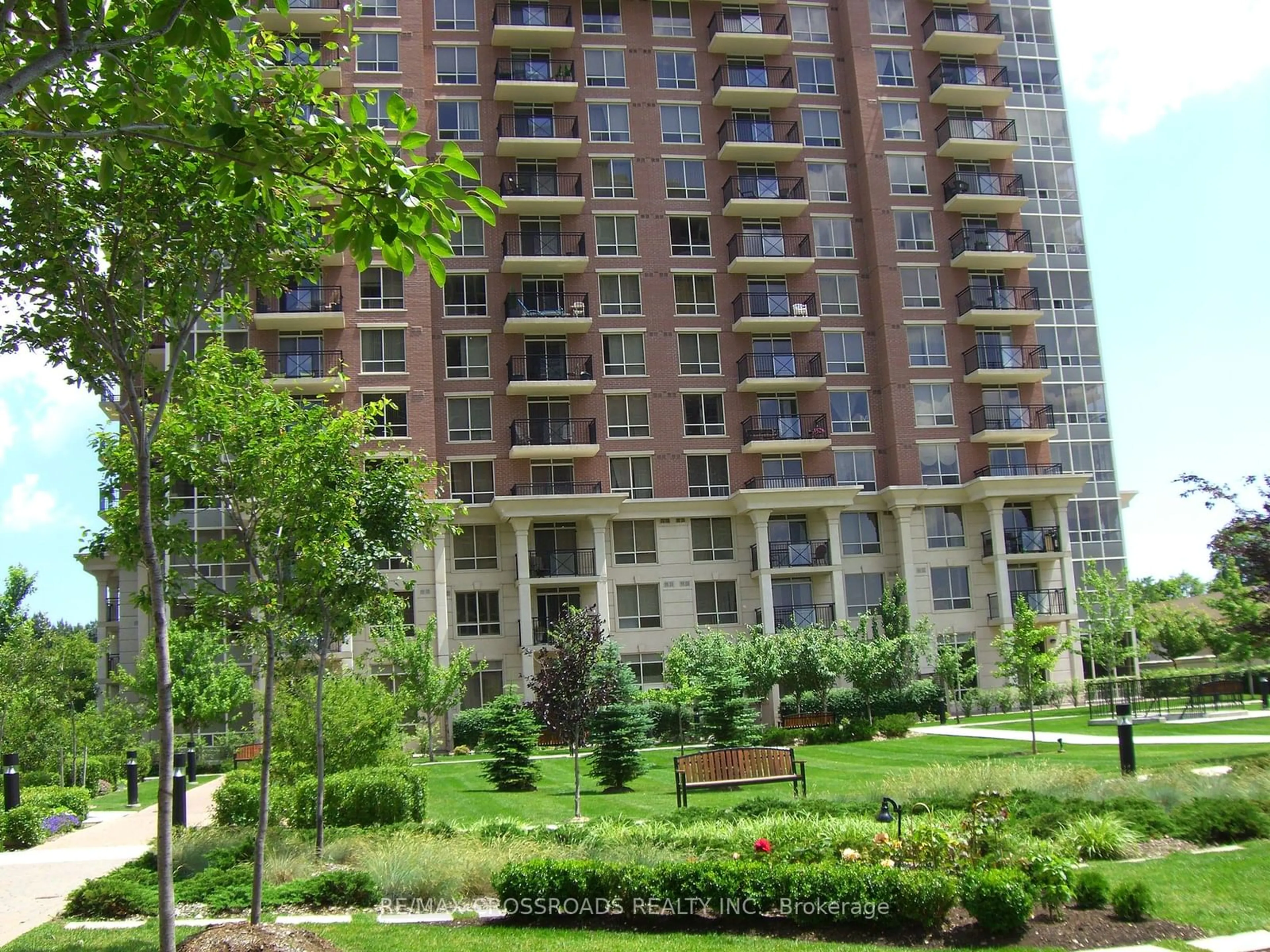 A pic from exterior of the house or condo, the view of city buildings for 1103 Leslie St #802, Toronto Ontario M3C 4G8