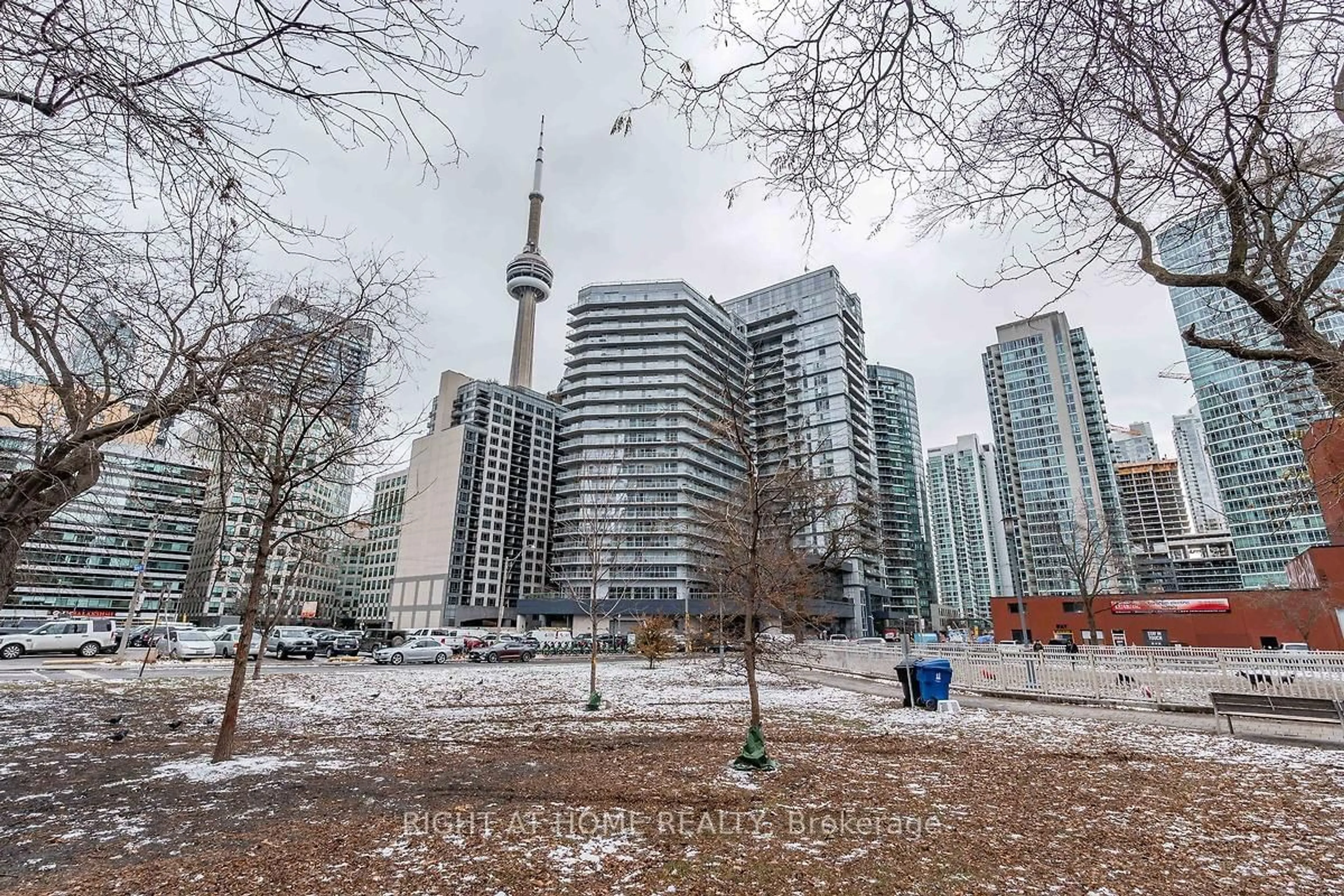 A pic from exterior of the house or condo, the view of city buildings for 352 Front St #512, Toronto Ontario M5V 1B5