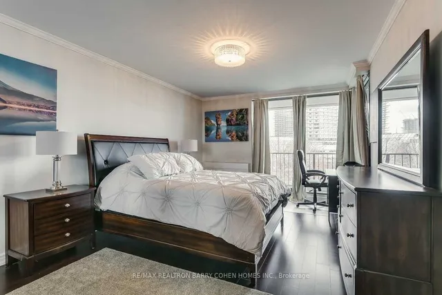Additional property image - 33 Harbour Sq Unit 503