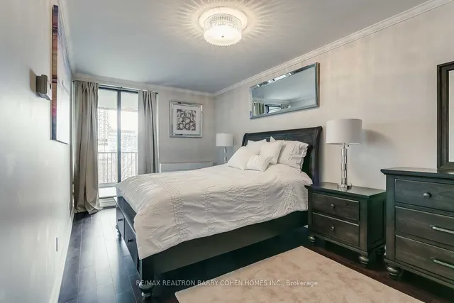 Additional property image - 33 Harbour Sq Unit 503