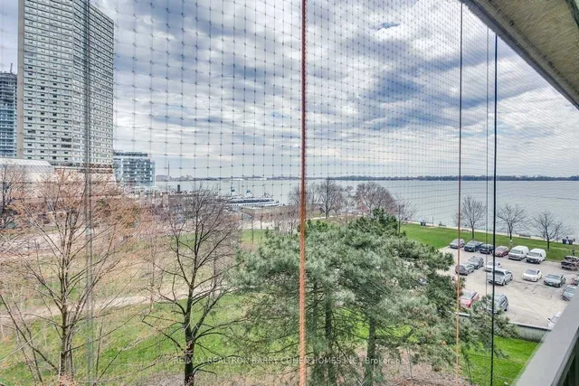 Additional property image - 33 Harbour Sq Unit 503