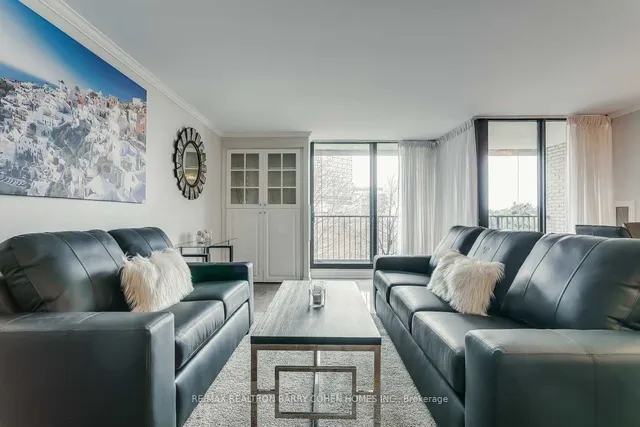 Additional property image - 33 Harbour Sq Unit 503