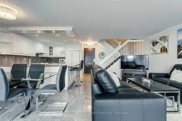 Additional property image - 33 Harbour Sq Unit 503