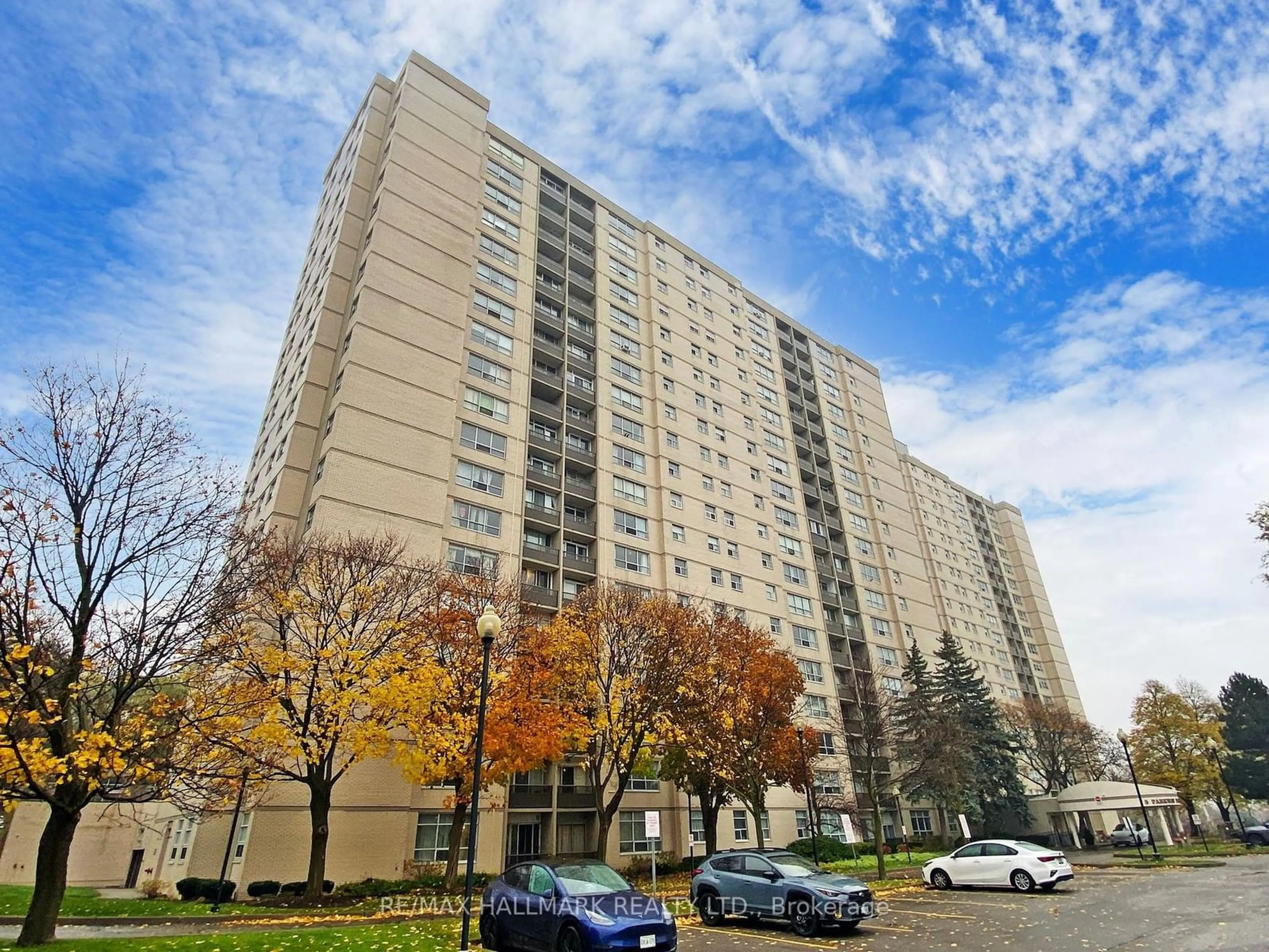 A pic from exterior of the house or condo, the front or back of building for 5 Parkway Forest Dr #1510, Toronto Ontario M2J 1L2