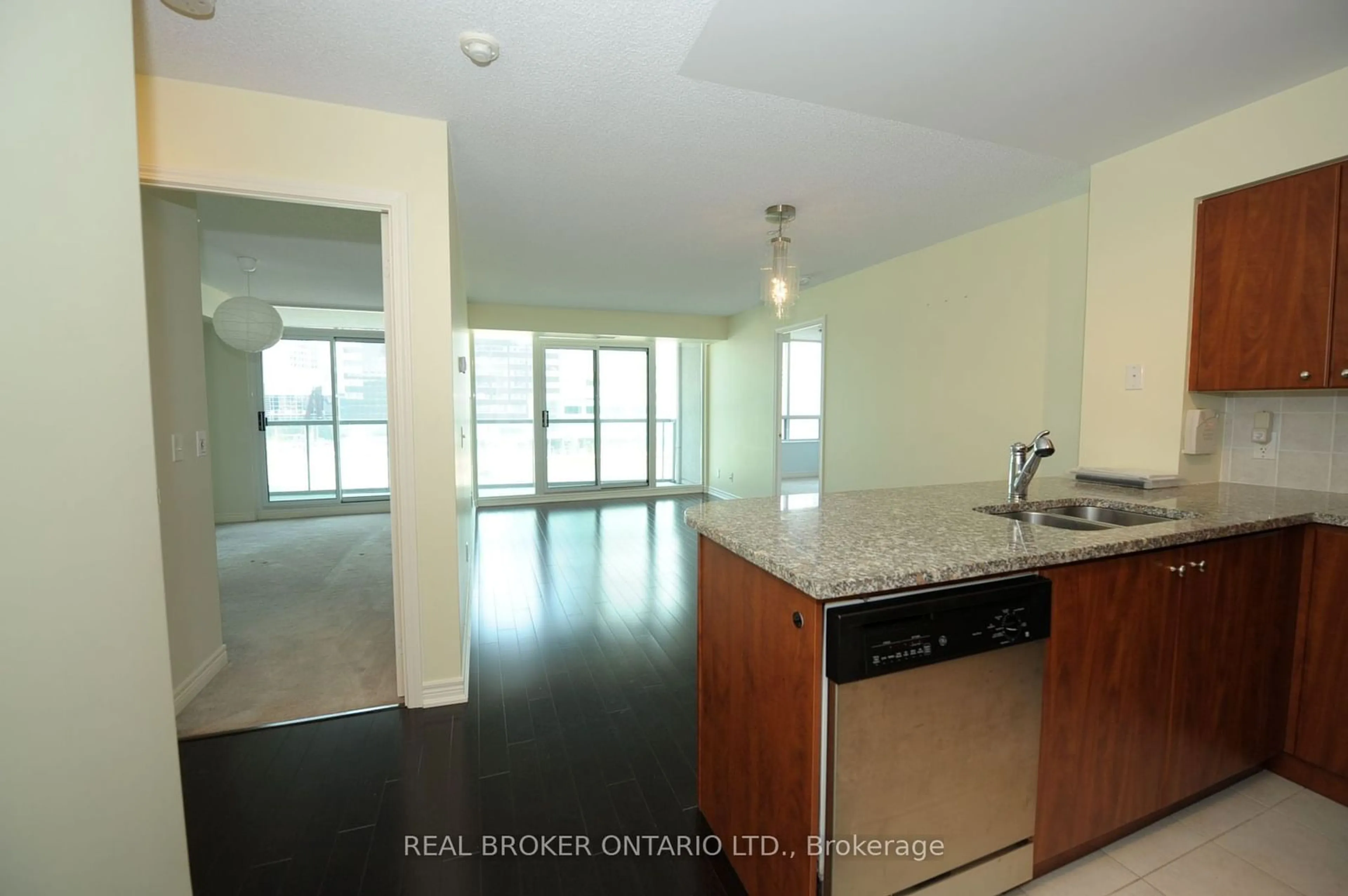 Open concept kitchen for 30 Grand Trunk Cres #509, Toronto Ontario M5J 3A4