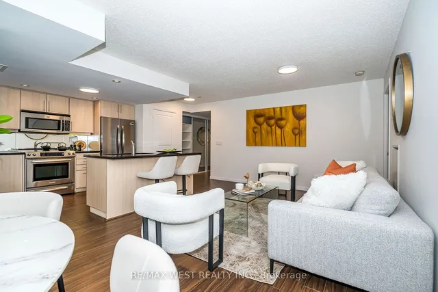 Additional property image - 15 Stafford St Unit 305