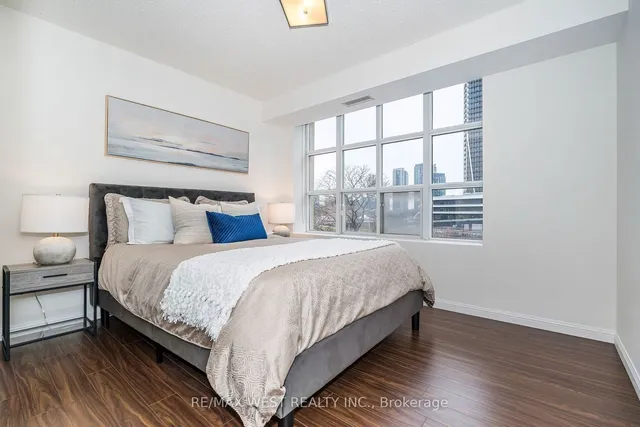 Additional property image - 15 Stafford St Unit 305
