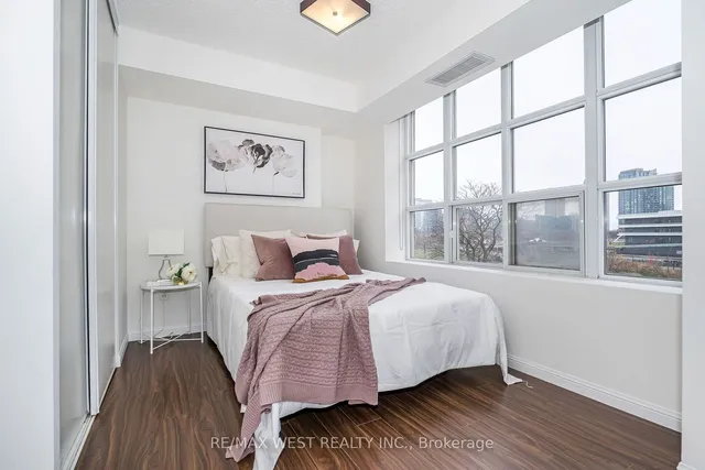 Additional property image - 15 Stafford St Unit 305