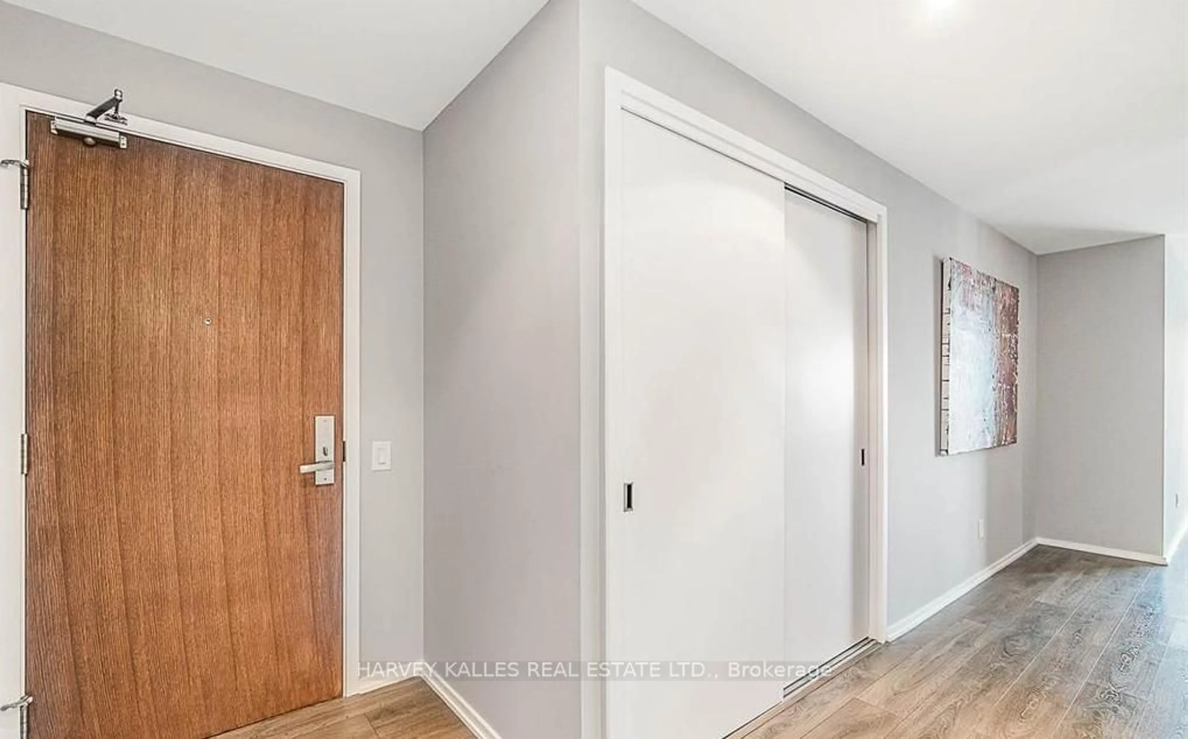 Indoor entryway, wood floors for 783 Bathurst St #413, Toronto Ontario M5S 0A8