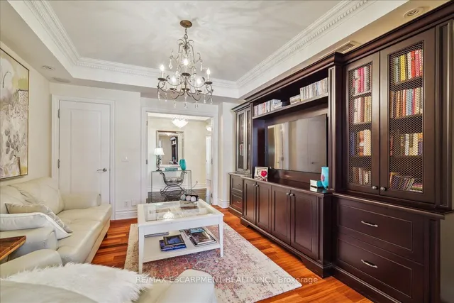 Additional property image - 68 Yorkville Ave Unit 304