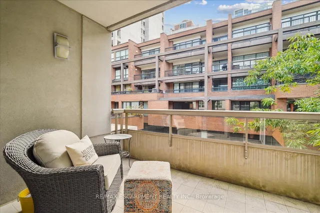 Additional property image - 68 Yorkville Ave Unit 304
