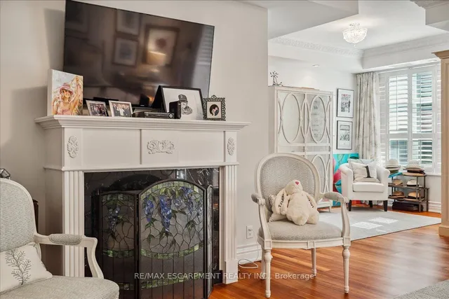 Additional property image - 68 Yorkville Ave Unit 304