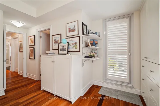 Additional property image - 68 Yorkville Ave Unit 304