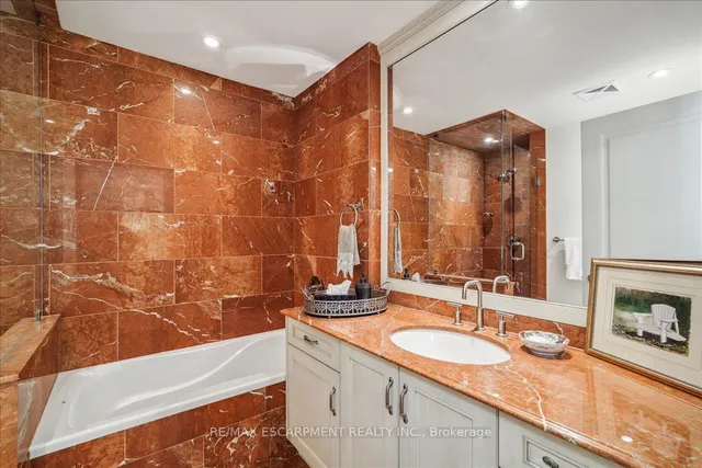 Additional property image - 68 Yorkville Ave Unit 304