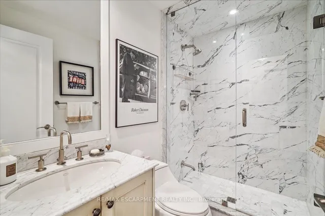Additional property image - 68 Yorkville Ave Unit 304